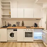 Ug Neubau City Wohnung - Pool, Gym, Zweites Bad Extra Buchbar