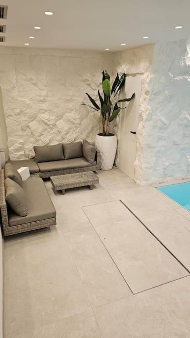 Ug Neubau City - Pool, Gym, Zweites Bad Extra Buchbar * Munich